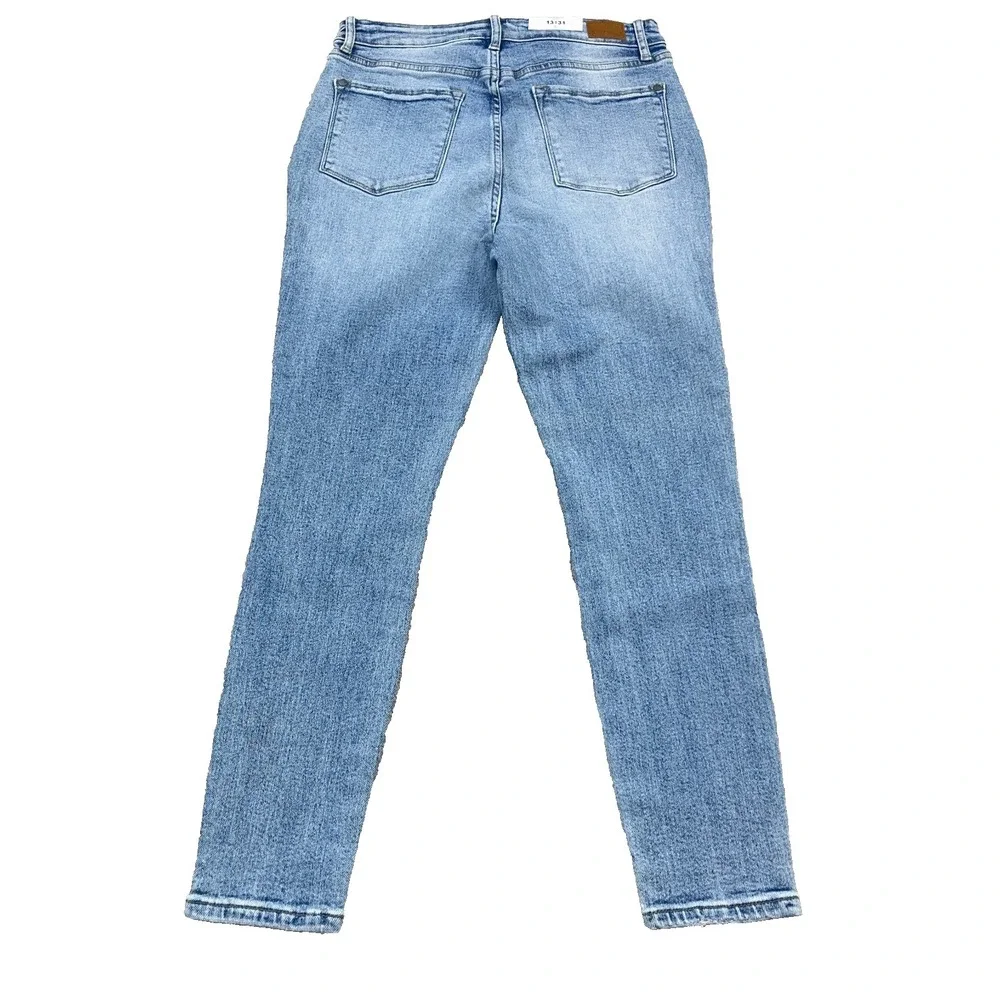 Judy Blue includes item